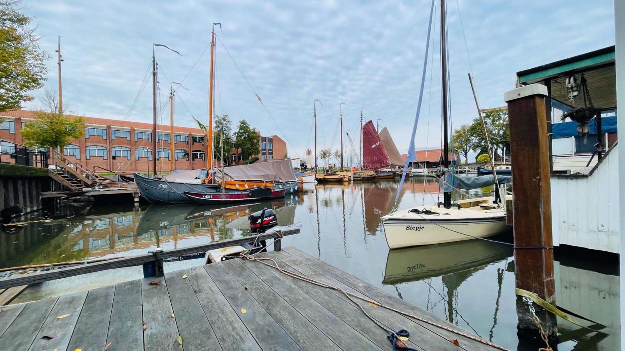 Woonboot 4 Harderwijk Hotel Bagian luar foto
